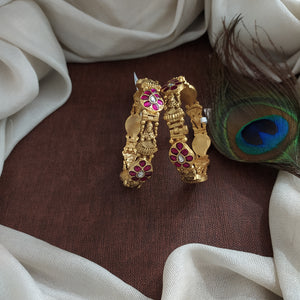 Antique Lakshmi Screw-Type Kada Bangle with Jadau Kundan Stones – Red & White | Sizes 2.4 & 2.6