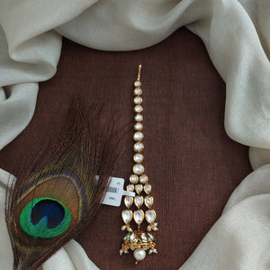 Elegant Kundan Tikka – Timeless Beauty for Every Occasion