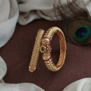 Gold Finish Kada Bangles with Kemp Stones – Intricate Design | Sizes: 2.4, 2.6, 2.8 | Single Piece