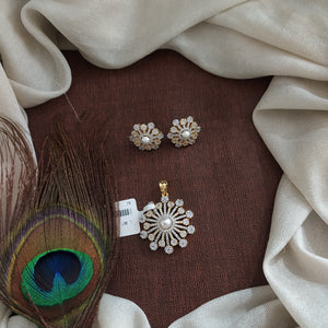 Diamond Finish Two-Tone Zircon Pendant Set – Timeless Elegance