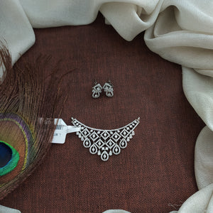 Zircon Stone Pendant Set – Versatile & Elegant