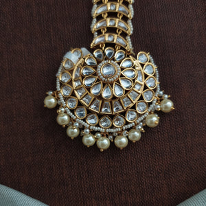 Polki Kundan White Tikka - Floral Design with Pearl Drops