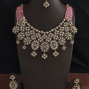 Victorian Bridal Necklace Set with Beaded Comfort Design