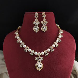 Zircon Necklace Set with Embedded Pearls