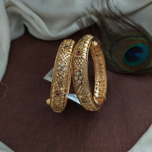 Antique Plain Gold Kada – Timeless &amp; Elegant