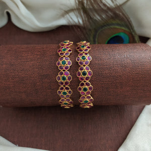 Floral Design Kemp Stone Bangles with Center Green Stones