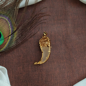 Antique Single Lion Face Tiger Nail Pendant