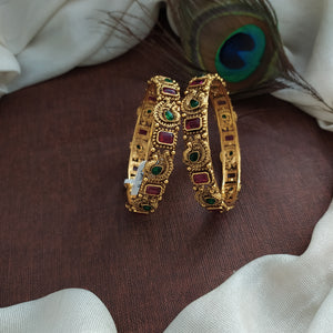 Antique Peacock Design Kemp Stone Bangles – Red & Green – Sizes 2.2 to 2.10