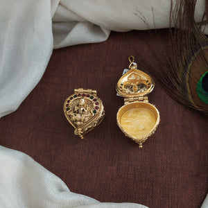 Antique Lakshmi Sindoor Dabi – A Divine Gift of Tradition

