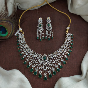 Zircon Necklace Set in Diamond Finish