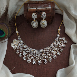 Elegant Bridal Zircon Necklace Set – A Statement of Grace