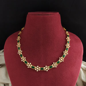 92.5 Silver Single-Line Green Stone Short Necklace

