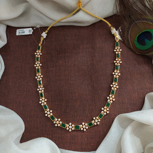 92.5 Silver Single-Line Green Stone Short Necklace


