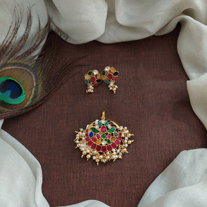 Jadau Kundan Navaratan Pendant Set – Timeless Elegance