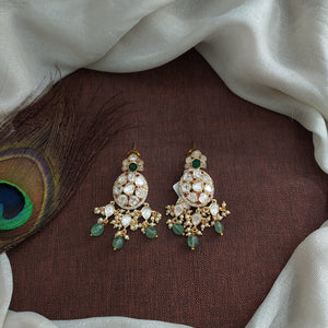 Elegant Kundan Earrings – Timeless & Versatile