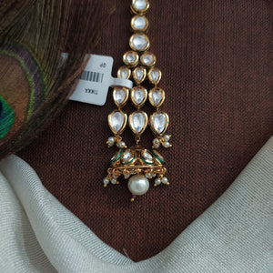 Elegant Kundan Tikka – Timeless Beauty for Every Occasion