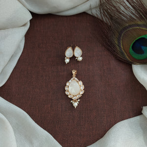 Elegant Kundan Pendant Sets | Traditional & Stylish