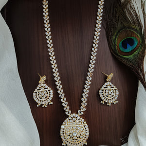 Zircon Long Necklace Having Half White Pearls