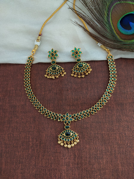 Buy SAIYONI Glamorous Design Gold Plated Green Stone & Beads Kundan Patti  choker necklace With Earring Jewellery set For Womens at Amazon.in
