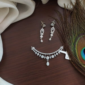 Luxurious Silver-plated pendant set