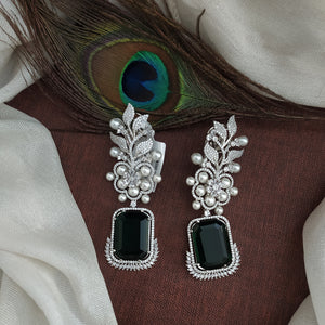 Silver-Plated Alluring Zircon Pearl Earring