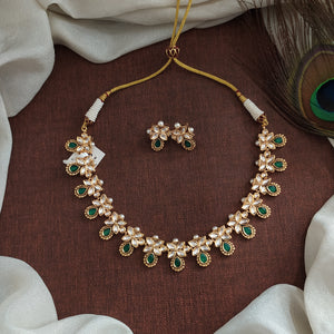 Mesmerizing Floral Design Polki Kundan Necklace Set