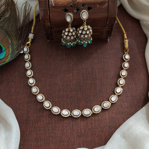 Single Layer Simple Yet Elegant Victorian Necklace Set