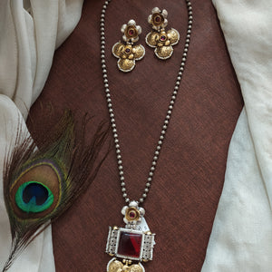 Alluring Floral Design Kemp stones oxidized Mala set with matching earrings