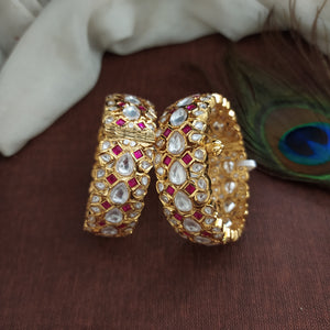 Regal Elegance of Gold Plated Polki Kundan & Moissanite Screw Bangle
