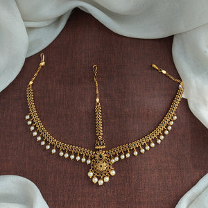 Sonal Fashion Unveils The Enchanting Antique Kemp Stone Tikka Set with Pearls