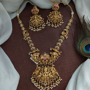 Enchanting Antiquity: The Antique Nagas Kemp Stone Necklace Set