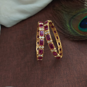 Unveiling Elegance: Antique Kemp Bangle in trending colors