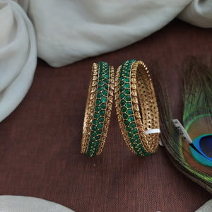 Captivating Design Antique Design Kemp Stones Bangles 