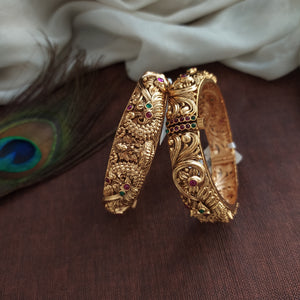 Embrace Timeless Beauty The Matt Finish Kemp Stone Antique Kada