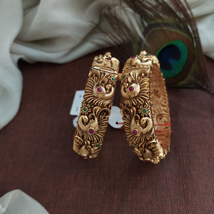 Amazing Peacock Design Kemp Stone Matt Finish Antique Screw Bangle