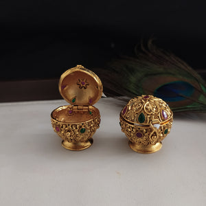 Antique Floral Oval Sindhoor Dabi with Kemp & Green Stones