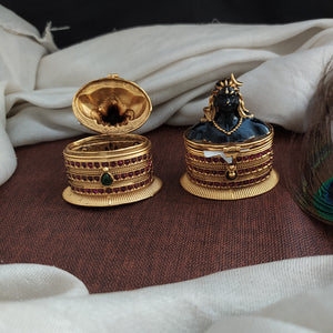 Divine Lord Shiva Designer Kumkum Box – Antique Gold Finish Pooja Sindoor Box