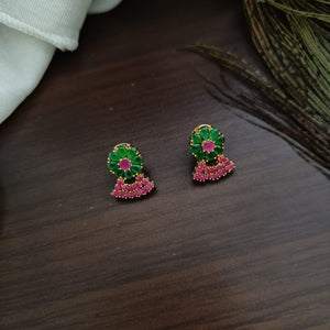 Pendant set with real pearls and zircon stones