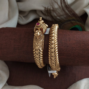 Gold-Finish Intricate Kada Bangles – Available in Sizes 2.4 & 2.6 (Single Piece)