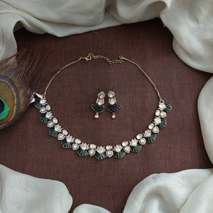 Sleek Kundan Necklace Set – Elegant Victorian Gold Finish