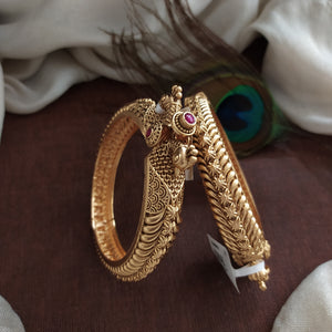 Gold-Finish Intricate Kada Bangles – Available in Sizes 2.4 & 2.6 (Single Piece)