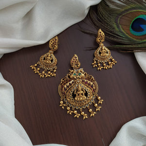 Antique pendant set with double elephant