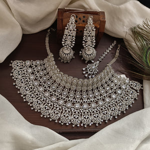 Eye Catchy Gorgeous Zircon Choker Set