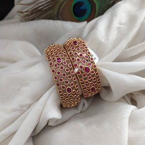 Matt finish antique kada in pure kemp stones