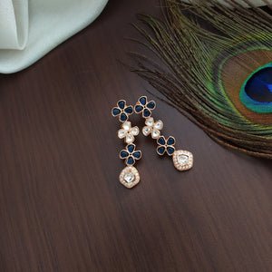 Stunning Hydro Blue  Necklace In Floral Design