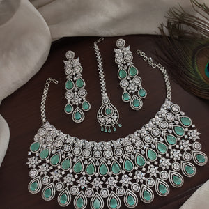 Beautiful necklace set with matching earrings & tikka